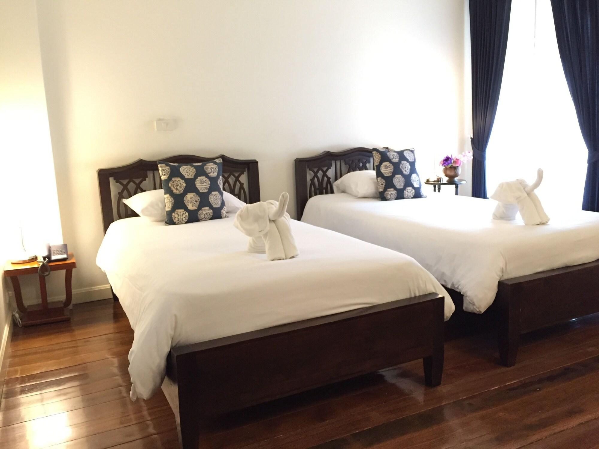 Готель Ssip Boutique Dhevej Bangkok (Adults Only) Екстер'єр фото