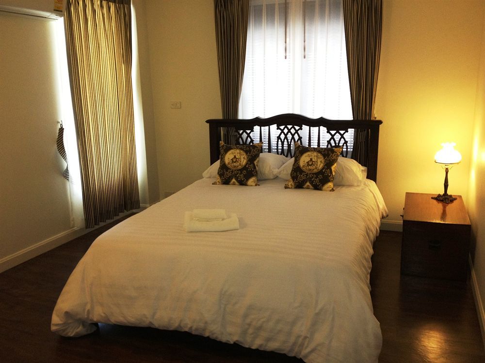 Готель Ssip Boutique Dhevej Bangkok (Adults Only) Екстер'єр фото