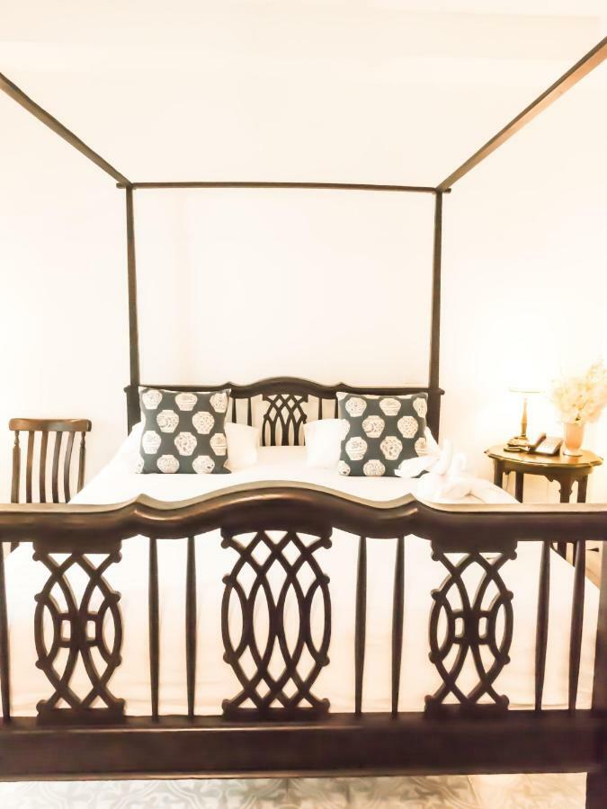 Готель Ssip Boutique Dhevej Bangkok (Adults Only) Екстер'єр фото