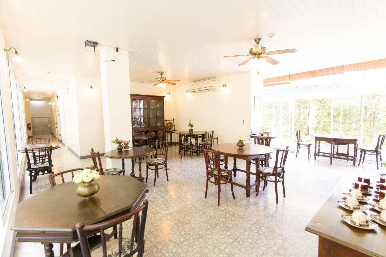 Готель Ssip Boutique Dhevej Bangkok (Adults Only) Екстер'єр фото